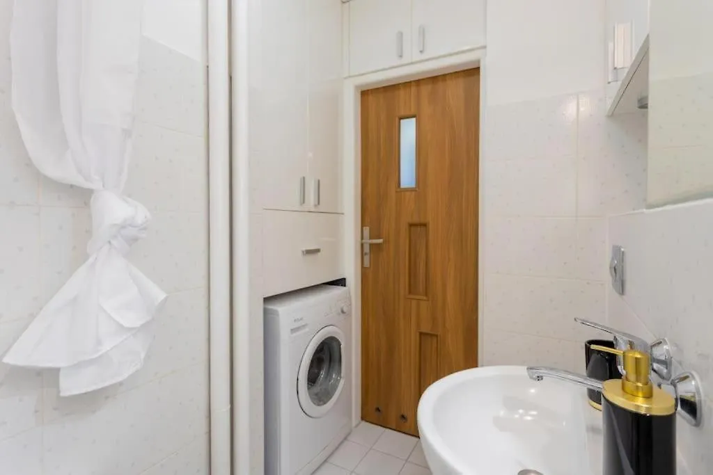Urban Chic - One Bedroom Apartament - Warsaw Stays - Zelazna 0*,